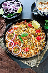 Lakhnawi Dum Biryani