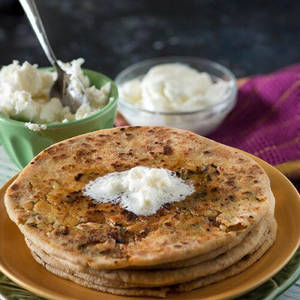 Tandoori Gobhi Paratha [2Pcs] With Dahi