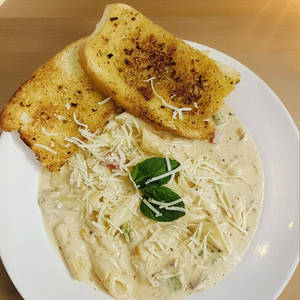 Creamy Penne Alfredo Pasta  (250 gm)