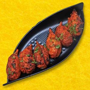 Paneer Tandoori Momos (8pcs)