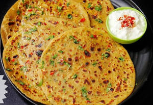 Tandoori Mix Paratha [2pcs] With Dahi