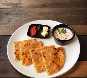 Stuffed Aloo Pyaaza Naan