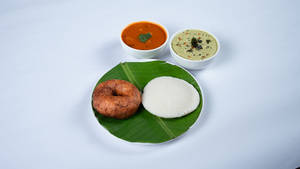 Idli [1] & Medu Vada [1]