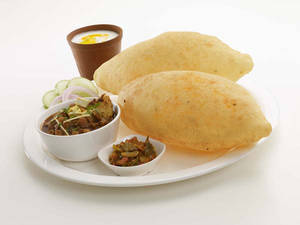 Chole Bhature 1 Gulab Jamun