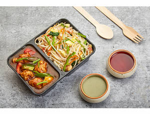 Chicken Hakka Noodles + Chilli Chicken Dry
