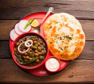 Chole Kulcha