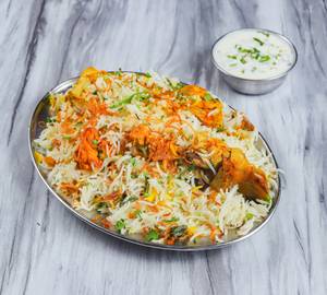 Murg Biryani [650 Ml] + Papad + Raita
