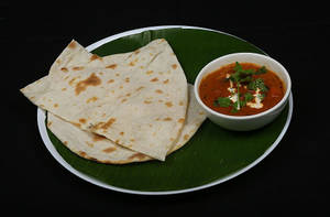Naan With Paneer Butter Masala