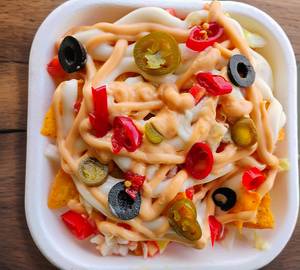 Loaded Cheese Nachos (Veg)
