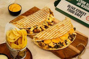 2 Veg Grilled Parotta + Potato Chips