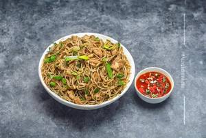 Hakka Noodles (Chicken)