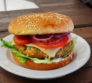 Classic Chicken With Cheese Melt Burger