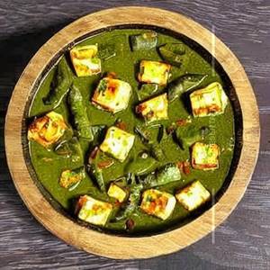 Paneer Mushroom In Green Chilli Sauce