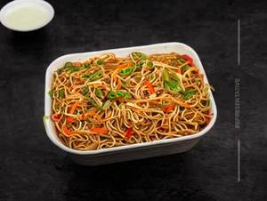 Egg Hakka Noodles