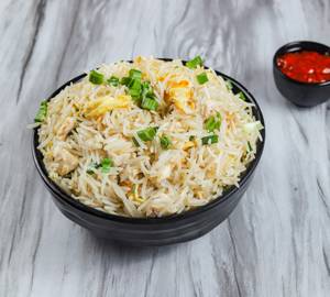Chicken Fried Rice (650 ML) + Schezwan Sauce