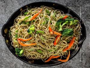 Hakka Noodles (Veg)