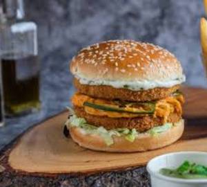 Crunchy Tandoori Paneer Burger