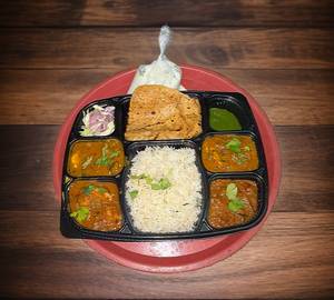 Chicken Curry Thali [Full]