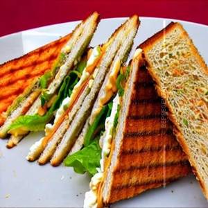 Spicy Paneer Club Cheese