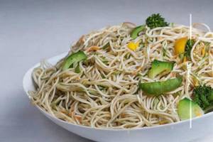 Egg Hakka Noodles