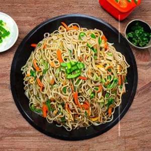 Veg Comb Hakka Noodles ( Full )