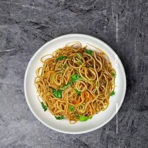 Non Veg Ginger Garlic Noodles ( Half )