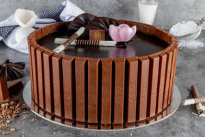 Eggless Chocolate Full Kitkat Cake[500gms]