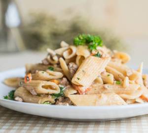 White Sauce  Penne  With  Chicken   Parmesan