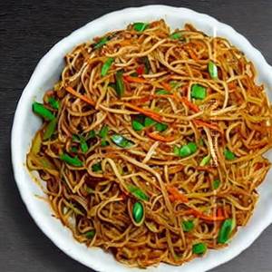 Non Veg Singapore Hakka Noodles ( Half )