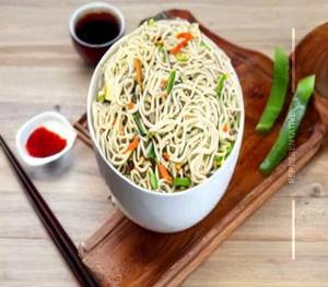 Egg Hakka Noodles