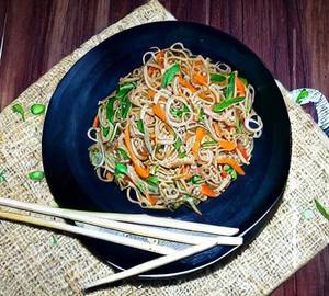Hakka Noodles (Veg)
