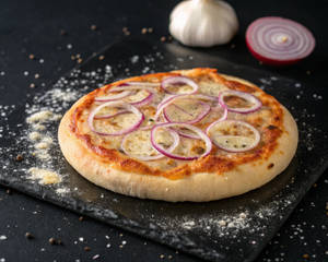 Bunny's Onion Mania Pizza