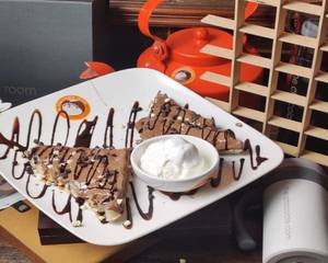 Waffle Wonder With Two Serve Of Waffle