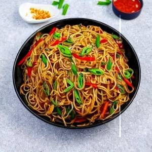 Garlic Chilli Hakka Noodles
