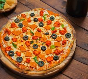 American  chicken  feast pizza