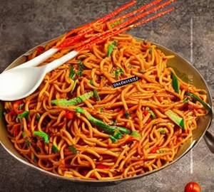 Schezwan noodle (Serve 2 Person)