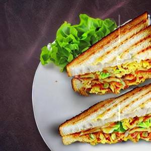 Omelette Chicken Sandwich [Mayno]