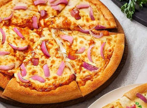 Cheesy Onion Pizza