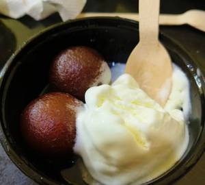Gulab Jamun with Icecream