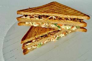 BBQ Chicken Club Sandwich