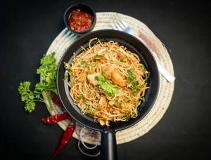 Chicken Mixed Schezwan Noodles