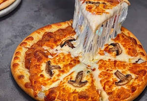 Cheesy Mushroom Pizza
