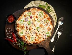 Classic Chicken Cheese Pizza