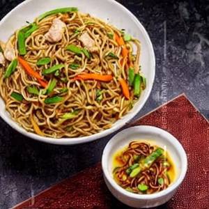 Chicken Schezhwan Noodles