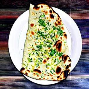 Cheese chilly garlic naan