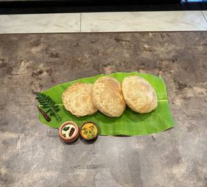 3 Poori With Sagu