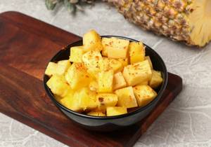 Spicy Pineapple Fruit Bowl