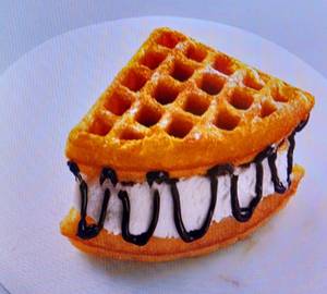 Vanila Ice Cream Fudge   Waffle