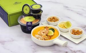 Malaysian Bowl Of Laksa With Prawns And Chicken