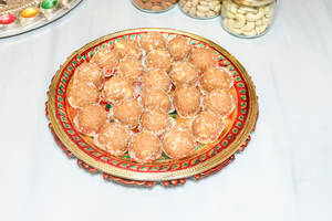 Gond Laddu